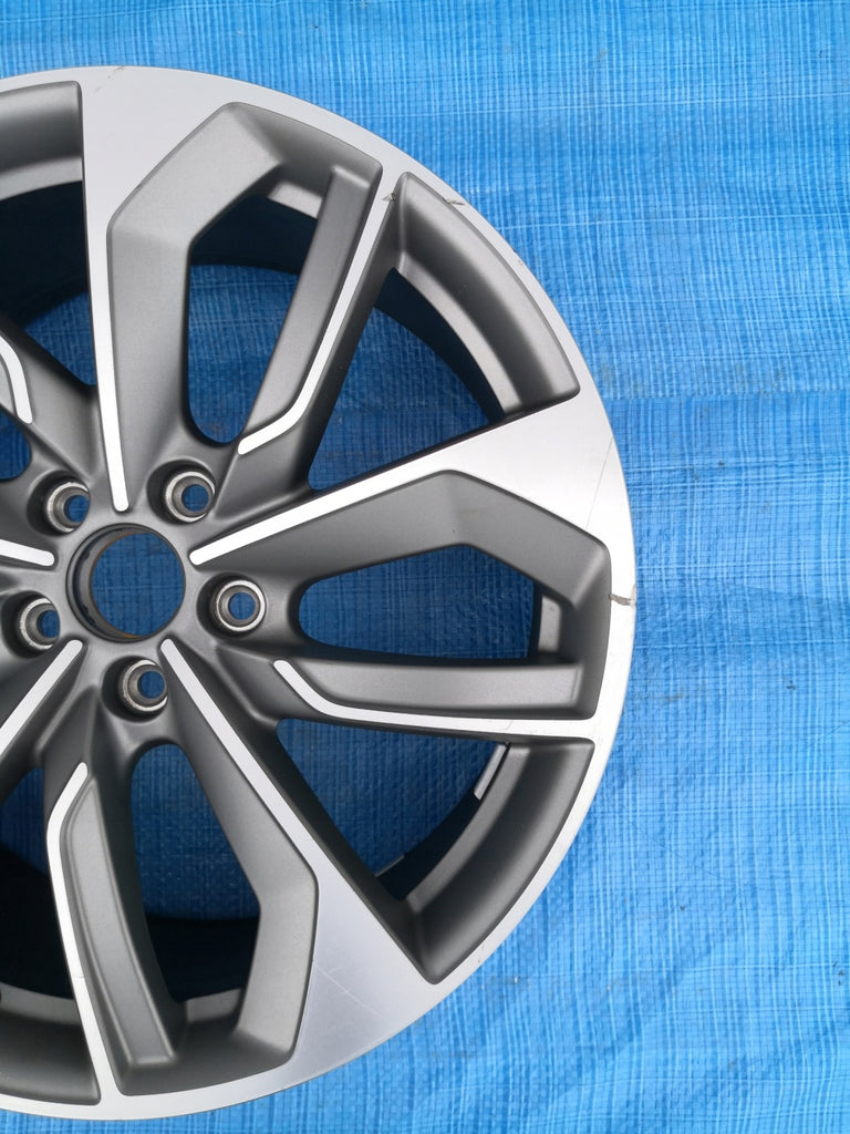 1x Alufelge 19 Zoll 8.0" 5x112 45ET 81A601025AC Audi Q2 Rim Wheel FEL7371555452uo