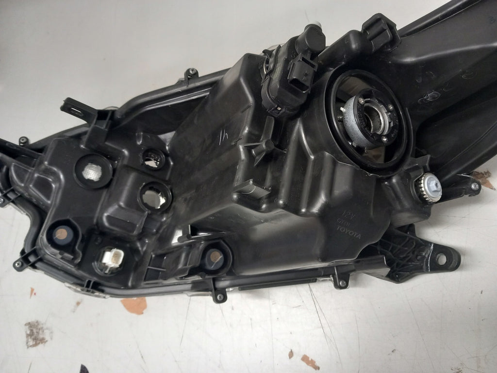 Frontscheinwerfer Toyota Yaris 32337374 Full LED Ein Stück (Rechts oder Links)