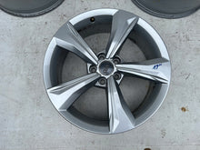 Load image into Gallery viewer, 1x Alufelge 19 Zoll 7.0&quot; 5x112 34ET Glanz Silber 80A601025 Audi Q5 Rim Wheel