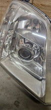 Laden Sie das Bild in den Galerie-Viewer, Frontscheinwerfer Opel Meriva A 93321054 Xenon Links Scheinwerfer Headlight SCH3359139592di