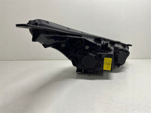 Laden Sie das Bild in den Galerie-Viewer, Frontscheinwerfer Kia Ceed 92102-A2060 LED Ein Stück (Rechts oder Links)