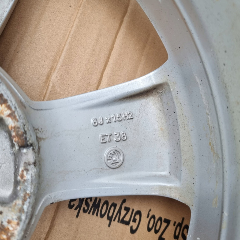 4x Alufelge 15 Zoll 6.0" 5x100 37ET Glanz Silber 5JA601025 Skoda Fabia Iii FEL6067175356cj