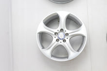 Laden Sie das Bild in den Galerie-Viewer, 4x Alufelge 18 Zoll 8.5" 5x112 56ET Glanz Silber A2054018900 Mercedes-Benz FEL1577476228cw
