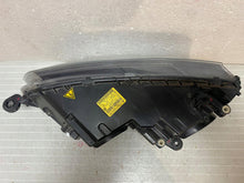Load image into Gallery viewer, Frontscheinwerfer Skoda Octavia III 5E1941016B Xenon Rechts Headlight SCH1327809781so