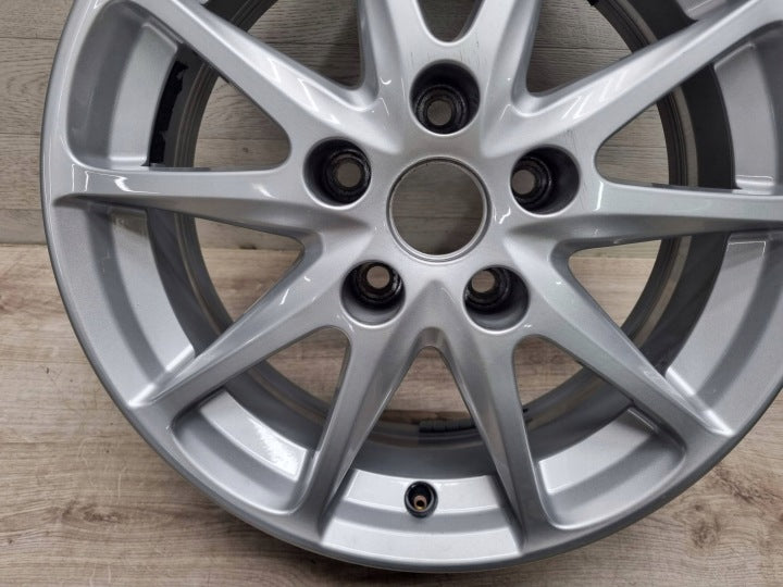 1x Alufelge 16 Zoll 6.5" 5x114.3 40ET Glanz Silber KE409-3Z110 Nissan Juke F15 FEL4906800768hd