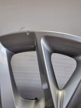 Load image into Gallery viewer, 1x Alufelge 18 Zoll 8.0&quot; 5x112 40ET Glanz Silber 5FF071498 Cupra Formentor Ateca
