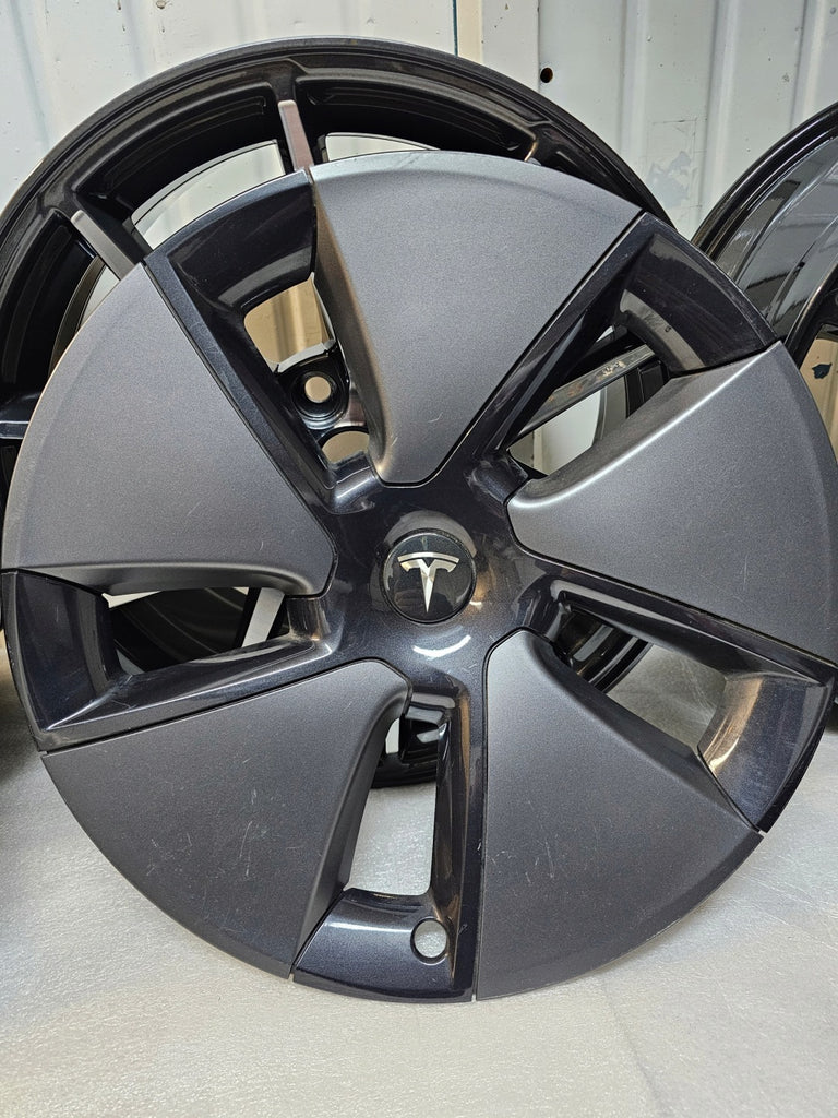 4x Alufelge 18 Zoll 8.5" 5x114.3 40ET Glanz Graphit 1044261-00-A Tesla 3 FEL2009294477eb