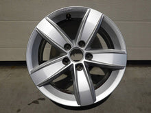 Load image into Gallery viewer, 1x Alufelge 16 Zoll 6.5" 5x112 44ET Glanz Silber 5C0071496 VW Beetle Rim Wheel FEL6509213402sg
