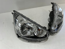 Laden Sie das Bild in den Galerie-Viewer, Frontscheinwerfer Mitsubishi Space Star 666778876 Ein Stück (Rechts oder Links)