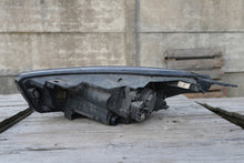 Load image into Gallery viewer, Frontscheinwerfer Kia Stonic 92102-H8 Rechts Scheinwerfer Headlight