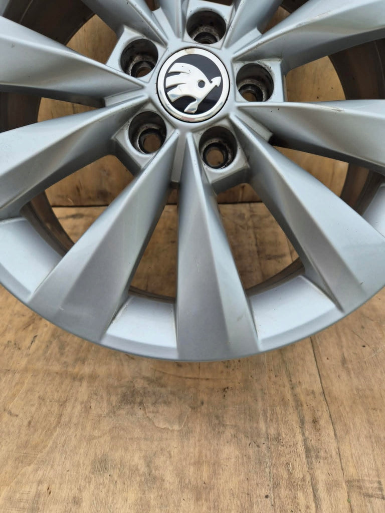 1x Alufelge 16 Zoll 6.0" 5x100 38ET Glanz Silber 658601025K Skoda Fabia I FEL2888032439wg