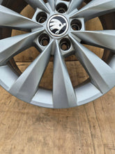 Laden Sie das Bild in den Galerie-Viewer, 1x Alufelge 16 Zoll 6.0" 5x100 38ET Glanz Silber 658601025K Skoda Fabia I FEL2888032439wg