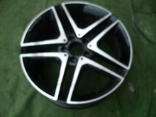 Laden Sie das Bild in den Galerie-Viewer, 1x Alufelge 18 Zoll 8.0&quot; 5x112 48ET A1764010000 Mercedes-Benz Cla Rim Wheel