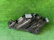 Load image into Gallery viewer, Frontscheinwerfer Skoda Superb III 3V1941016D Rechts Scheinwerfer Headlight