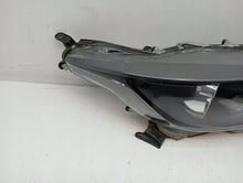 Laden Sie das Bild in den Galerie-Viewer, Frontscheinwerfer Toyota 4 Yaris Rechts Scheinwerfer Headlight SCH6954310896ud