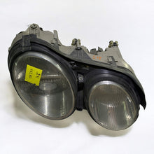 Laden Sie das Bild in den Galerie-Viewer, Frontscheinwerfer Mercedes-Benz A2158200261 Rechts Scheinwerfer Headlight