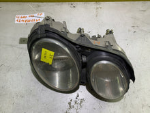 Laden Sie das Bild in den Galerie-Viewer, Frontscheinwerfer Mercedes-Benz A2158200261 Rechts Scheinwerfer Headlight