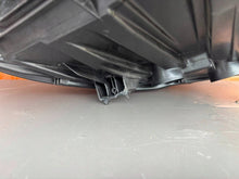 Laden Sie das Bild in den Galerie-Viewer, Frontscheinwerfer Mercedes-Benz Sprinter A9109069900 Links Headlight SCH6480982159yp