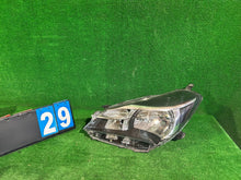Load image into Gallery viewer, Frontscheinwerfer Toyota Yaris Links Scheinwerfer Headlight