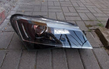 Laden Sie das Bild in den Galerie-Viewer, Frontscheinwerfer Skoda Superb III 3V1941016B Xenon Rechts Headlight