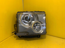 Load image into Gallery viewer, Frontscheinwerfer Land Rover Range III 0301185272 Xenon Rechts Headlight SCH8270015149bg