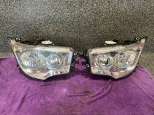 Laden Sie das Bild in den Galerie-Viewer, Frontscheinwerfer Mercedes-Benz A9618207461 Ein Satz Scheinwerfer Headlight SCH5376309355pn