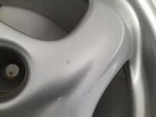 Laden Sie das Bild in den Galerie-Viewer, 1x Alufelge 17 Zoll 8.5" 5x130 50ET Glanz Silber 99636212605 Porsche Rim Wheel FEL8067361333qq