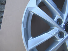 Laden Sie das Bild in den Galerie-Viewer, 4x Alufelge 17 Zoll 6.5" 5x112 43ET Glanz Silber 8Y0601025L Audi Rim Wheel FEL2133754378gi