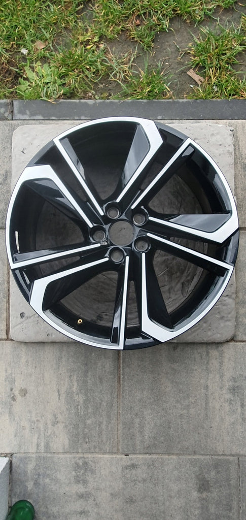 1x Alufelge 18 Zoll 7.0" 5x100 51ET Glanz Schwarz 6VA601025AD Skoda Fabia I FEL6242836687bs