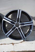 Laden Sie das Bild in den Galerie-Viewer, 1x Alufelge 18 Zoll 7.5" 5x112 49ET Glanz Schwarz A1774013200 Mercedes-Benz FEL4449876186fj