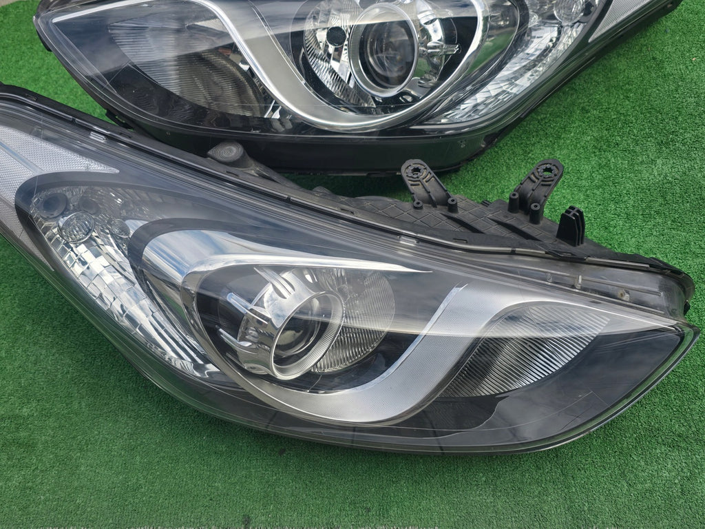 Frontscheinwerfer Hyundai I30 92101-A6000 Ein Satz Scheinwerfer Headlight SCH3132088016ue