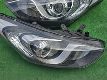 Laden Sie das Bild in den Galerie-Viewer, Frontscheinwerfer Hyundai I30 92101-A6000 Ein Satz Scheinwerfer Headlight SCH3132088016ue