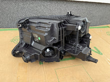 Laden Sie das Bild in den Galerie-Viewer, Frontscheinwerfer Audi E-Tron LED Ein Stück (Rechts oder Links) Headlight