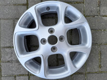 Laden Sie das Bild in den Galerie-Viewer, 1x Alufelge 15 Zoll 5.0&quot; 4x100 38ET 403005483R Renault Rim Wheel