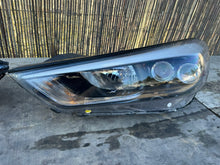 Load image into Gallery viewer, Frontscheinwerfer Hyundai Tucson 92101-D7200 Links Scheinwerfer Headlight SCH5218367102jw