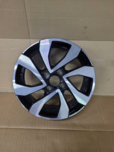 Laden Sie das Bild in den Galerie-Viewer, 1x Alufelge 15 Zoll 5.5&quot; 4x100 41ET Glanz Silber 1S0601025CE Mg Up! Rim Wheel