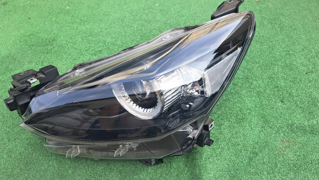 Frontscheinwerfer Mazda II D43N-51040 LED Links Scheinwerfer Headlight