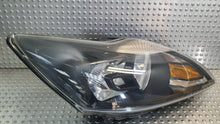 Laden Sie das Bild in den Galerie-Viewer, Frontscheinwerfer Ford Focus 8M5113W029CF Rechts Scheinwerfer Headlight SCH3094439665no