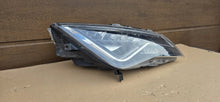Laden Sie das Bild in den Galerie-Viewer, Frontscheinwerfer Seat Leon 5F1941008J Rechts Scheinwerfer Headlight SCH5119252449og