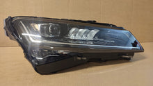 Laden Sie das Bild in den Galerie-Viewer, Frontscheinwerfer Skoda Superb III 3V1941016D Full LED Rechts oder Links