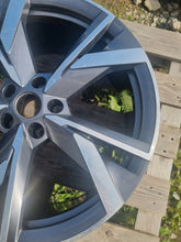 Load image into Gallery viewer, 1x Alufelge 20 Zoll 9.0" 5x112 42ET Glanz Grau 5LA601025R Mg Enyaq Rim Wheel FEL9876590693on