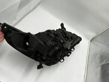 Laden Sie das Bild in den Galerie-Viewer, Frontscheinwerfer Opel Astra 39228714 Links Scheinwerfer Headlight SCH8153873658yc