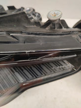 Load image into Gallery viewer, Frontscheinwerfer BMW 2 G42 8083636 8083635 LED Ein Stück (Rechts oder Links) SCH8508958550hh