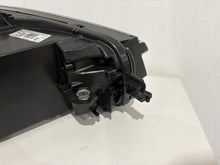 Laden Sie das Bild in den Galerie-Viewer, Frontscheinwerfer VW Passat 3J1941005 LED Links Scheinwerfer Headlight SCH8996676704it