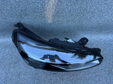 Load image into Gallery viewer, Frontscheinwerfer Renault Clio I V 260103507R Rechts Scheinwerfer Headlight SCH3631530339nx