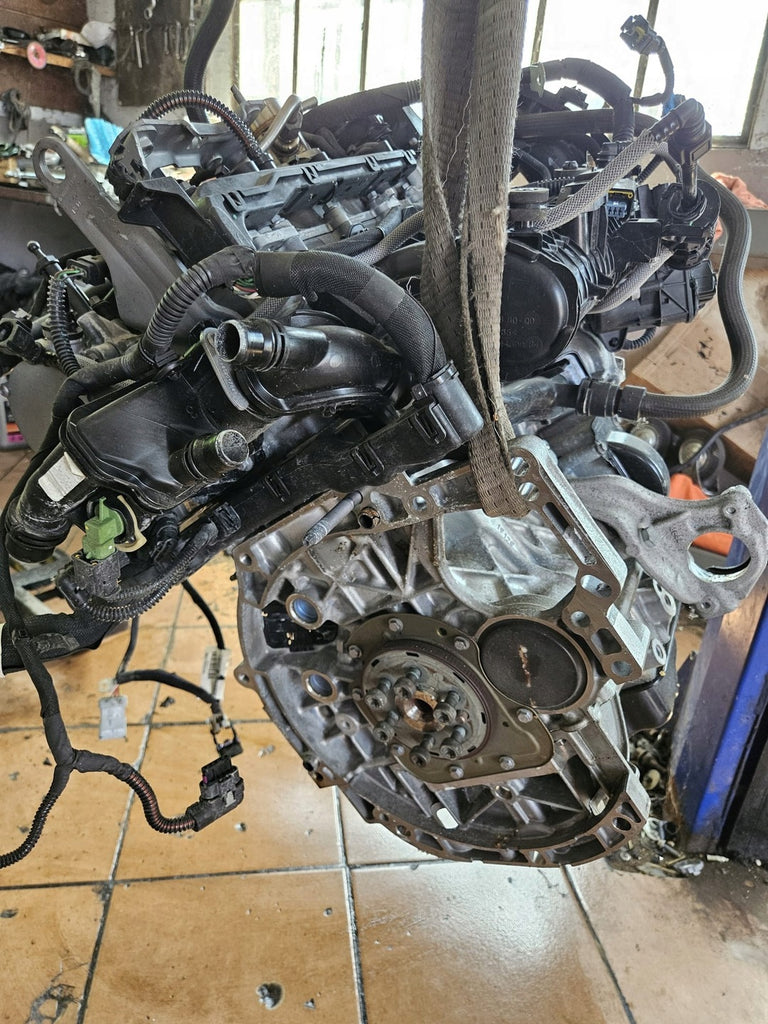 Motor Peugeot Partner HN05 10TMA3 Benzin Engine Unkomplett