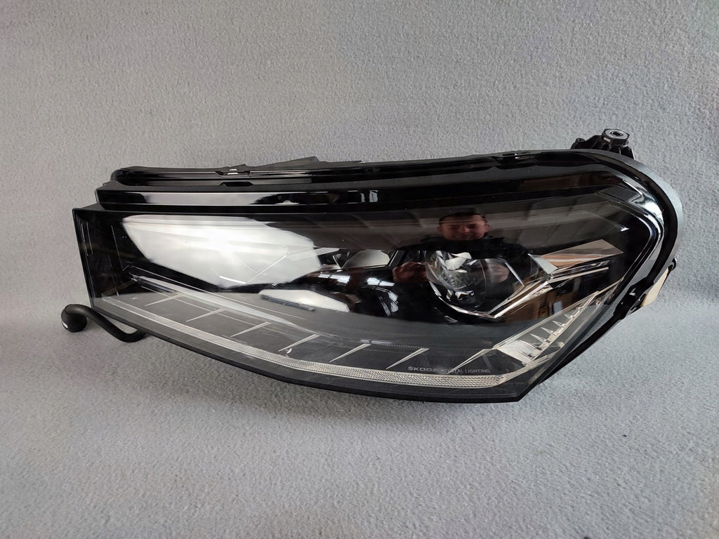 Frontscheinwerfer Skoda Fabia 6VB941015B LED Links Scheinwerfer Headlight