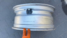 Laden Sie das Bild in den Galerie-Viewer, 1x Alufelge 17 Zoll 7.0" 5x120 6796205 BMW 1 F21 F20 Rim Wheel FEL8707275856yl