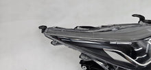 Laden Sie das Bild in den Galerie-Viewer, Frontscheinwerfer Toyota Corolla 81110-2T31-00 Rechts Scheinwerfer Headlight