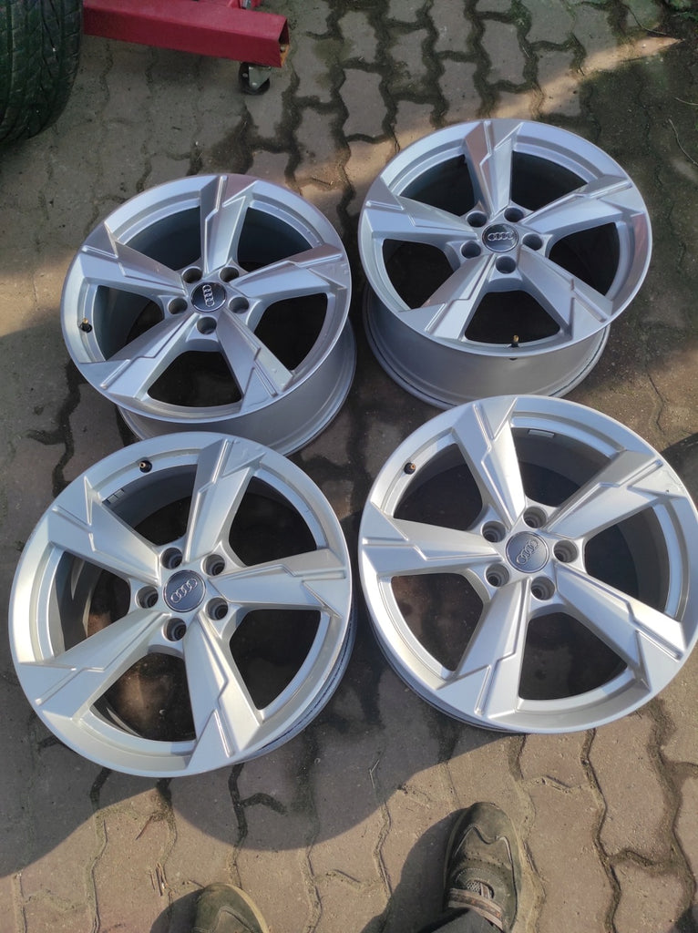 4x Alufelge 18 Zoll 8.0" 5x112 39ET Silber 4K0601025D Audi A6 C8 Rim Wheel FEL4665741325io